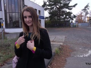 Adelle nit odbierany przez nieznajomego i fucked w siedzenia samochodu